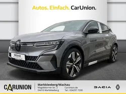 Andere farbe Neu 2024 Renault Mégane Limousine | 36.995 €