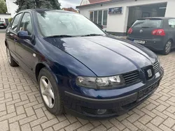 Blau Gebraucht 2000 Seat Leon Limousine | 2.700 € (Teuer)