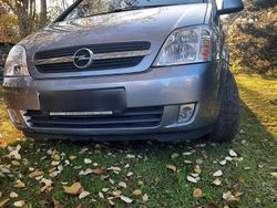 Grau Gebraucht 2005 Opel Meriva Van / Kleinbus | 1.000 € (Superpreis)