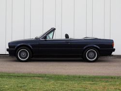 Blau Gebraucht 1993 BMW 318 Cabriolet M Sport Cabrio | 11.500 €