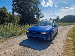 Blau Gebraucht 2005 Seat Leon Limousine | 2.500 € (Etwas zu teuer)