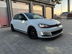 Weiß Gebraucht 2016 VW Golf GTI Coupé | 18.000 €