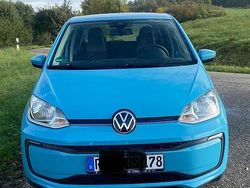 Blau Gebraucht 2020 VW e-up! Kleinwagen | 12.900 € (Guter Preis)