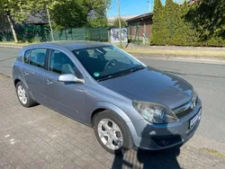 Grau Gebraucht 2006 Opel Astra Limousine | 3.250 € (Fairer Preis)