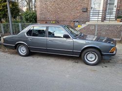 Grau Gebraucht 1986 BMW 735 Limousine | 13.900 €