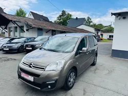 Lack nocciola/metalliclackier Gebraucht 2017 Citroën Berlingo SELECTION Van / Kleinbus | 9.890 € (Fairer Preis)