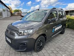 Grau Gebraucht 2023 Fiat e-Doblò Launch Edition Van / Kleinbus | 22.990 € (Superpreis)