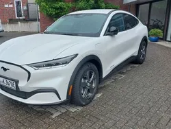 Starweiß metallic Gebraucht 2023 Ford Mustang Mach-E Basis SUV | 35.500 € (Superpreis)