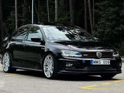 Schwarz Gebraucht 2016 VW Jetta Limousine | 12.500 €