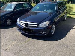 Blau Gebraucht 2009 Mercedes 220 Kombi | 7.000 €