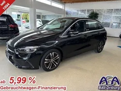 Nachtschwarz Gebraucht 2024 Mercedes B200 Advanced Plus Van / Kleinbus | 34.990 € (Teuer)
