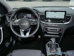 Lunarsilber metallic Gebraucht 2025 Kia Ceed Style Kleinwagen | 27.355 € (Fairer Preis)