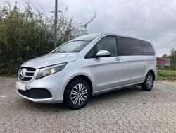Silber Gebraucht 2021 Mercedes V220 Van / Kleinbus | 29.990 € (Fairer Preis)