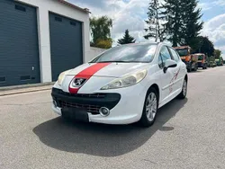 Weiß Gebraucht 2007 Peugeot 207 Limousine | 2.950 € (Fairer Preis)