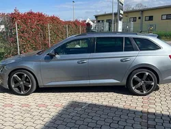 Grau Gebraucht 2016 Skoda Superb Ambition Kombi | 9.999 € (Fairer Preis)