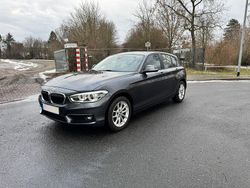 Grau Gebraucht 2018 BMW 118 Advantage Kleinwagen | 15.300 € (Fairer Preis)