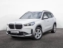 Alpinweiss iii Gebraucht 2024 BMW X1 Performance SUV | 40.950 € (Superpreis)