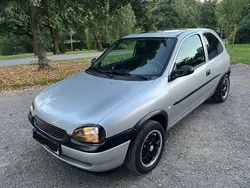 Silber Gebraucht 1998 Opel Corsa Limousine | 899 € (Guter Preis)