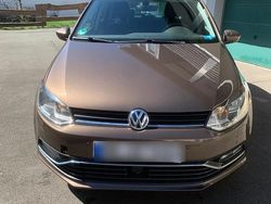 Braun Gebraucht 2015 VW Polo Highline Kleinwagen | 6.800 €