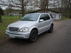 Schwarz Gebraucht 2003 Mercedes ML400 SUV | 7.200 € (Teuer)