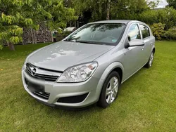 Silber Gebraucht 2009 Opel Astra Limousine | 6.750 € (Teuer)