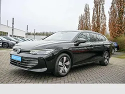Grenadillschwarz metallic Gebraucht 2024 VW Passat Comfortline Kombi | 33.990 € (Guter Preis)