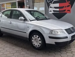 Silber Gebraucht 2002 VW Passat Comfortline Limousine | 2.200 € (Fairer Preis)
