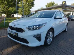 Weiß Gebraucht 2018 Kia Ceed Edition 7 Limousine | 12.980 € (Fairer Preis)