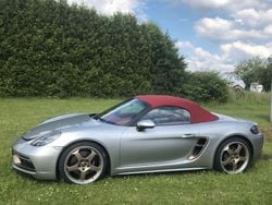 Silber Gebraucht 2021 Porsche 718 Boxster Cabrio | 107.500 €