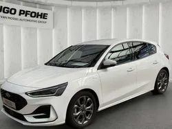 Weiß Gebraucht 2024 Ford Focus ST-Line X Limousine | 25.850 € (Guter Preis)