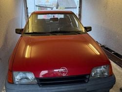 Rot Gebraucht 1987 Opel Kadett Limousine | 2.800 €