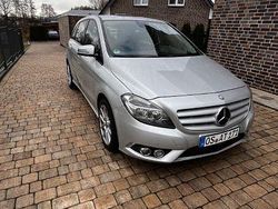 Silber Gebraucht 2013 Mercedes B160 Van / Kleinbus | 8.500 €