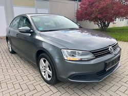 Braun Gebraucht 2011 VW Jetta Limousine | 3.550 € (Fairer Preis)