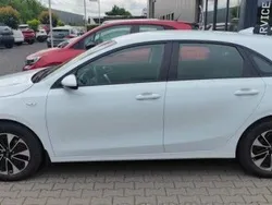 Weiß Neu 2025 Kia Ceed Limousine | 22.790 € (Guter Preis)