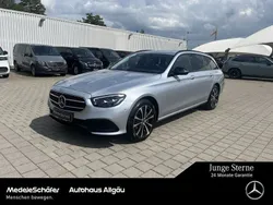 Lack hightechsilber (metallic) Gebraucht 2022 Mercedes E300 Night Kombi | 38.470 € (Fairer Preis)