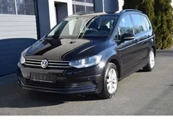 Schwarz Gebraucht 2016 VW Touran Comfortline Van / Kleinbus | 8.990 € (Fairer Preis)
