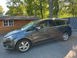 Grau Gebraucht 2017 Ford S-MAX Titanium Van / Kleinbus | 16.700 € (Guter Preis)