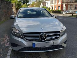 Grau Gebraucht 2015 Mercedes A180 Limousine | 12.600 € (Fairer Preis)