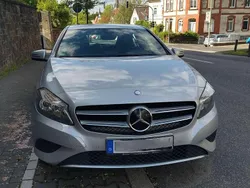 Grau Gebraucht 2015 Mercedes A180 Limousine | 12.600 € (Fairer Preis)