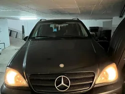 Schwarz Gebraucht 2004 Mercedes ML270 SUV | 8.500 €