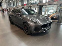 Grau Gebraucht 2024 Maserati Grecale SUV | 75.900 € (Teuer)