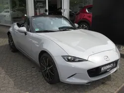 Grau Gebraucht 2024 Mazda MX5 Exclusive-Line Cabrio | 34.630 € (Etwas zu teuer)