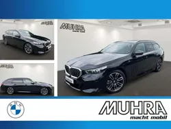 Black sapphire metallic Gebraucht 2024 BMW 520 M Sport Kombi | 53.240 € (Superpreis)