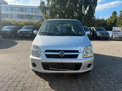 Silber Gebraucht 2003 Opel Agila Limousine | 800 €