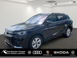 (deep black perleffekt) Gebraucht 2024 VW Tiguan R-line SUV | 46.850 € (Teuer)