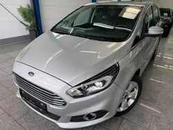 Grau Gebraucht 2017 Ford S-MAX S Van / Kleinbus | 15.890 € (Fairer Preis)