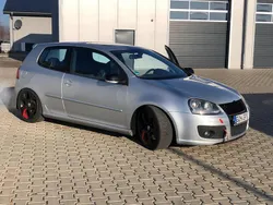 Silber Gebraucht 2005 VW Golf IV GTI Limousine | 9.000 €