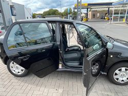 Schwarz Gebraucht 2007 Skoda Fabia Kleinwagen | 2.500 €