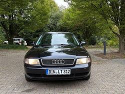 Blau Gebraucht 1996 Audi A4 Limousine | 3.000 € (Teuer)