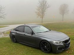 Grau Gebraucht 2017 BMW 320 Limousine | 22.100 €